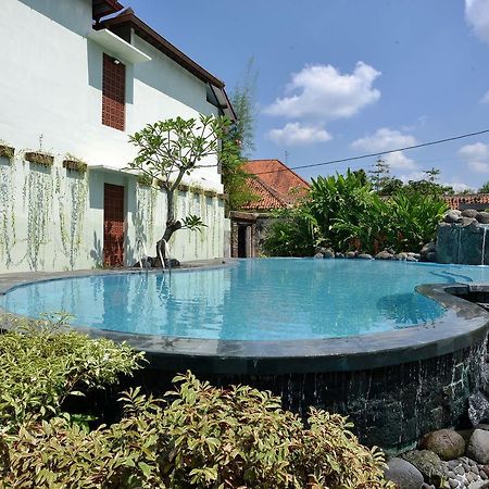 Zen Rooms Pakualaman Джокьякарта Экстерьер фото
