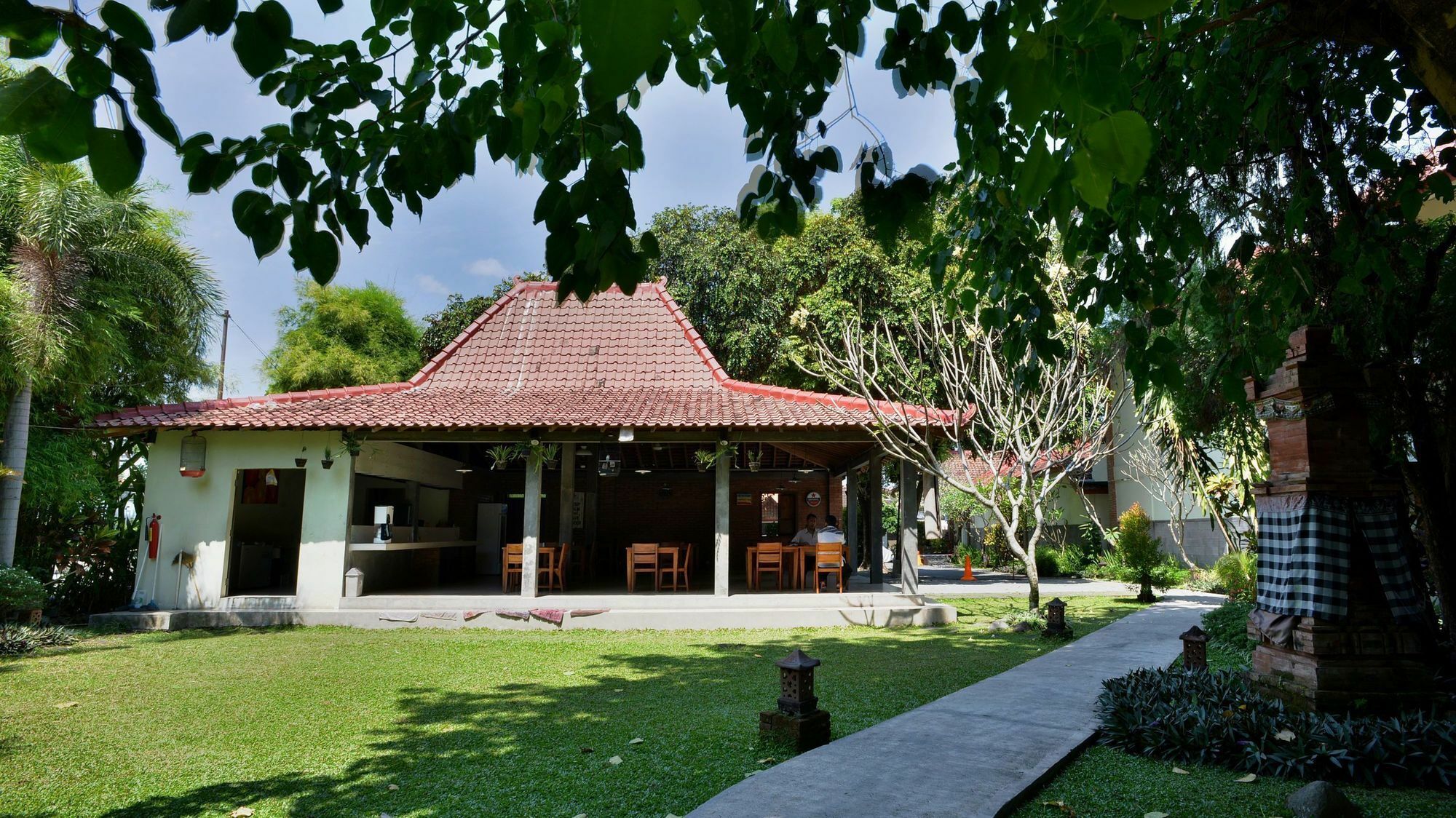 Zen Rooms Pakualaman Джокьякарта Экстерьер фото